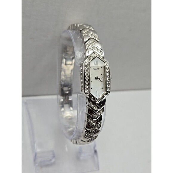 Pulsar 1N00 X204 Ladies Hexagon Crystal Accent MOP Dial Quartz Watch New Battery - Picture 3 of 11